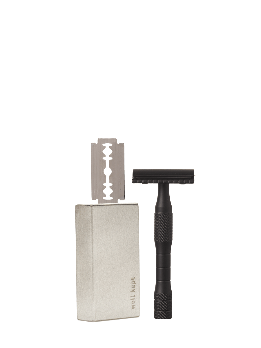 the essentials set / black well kept