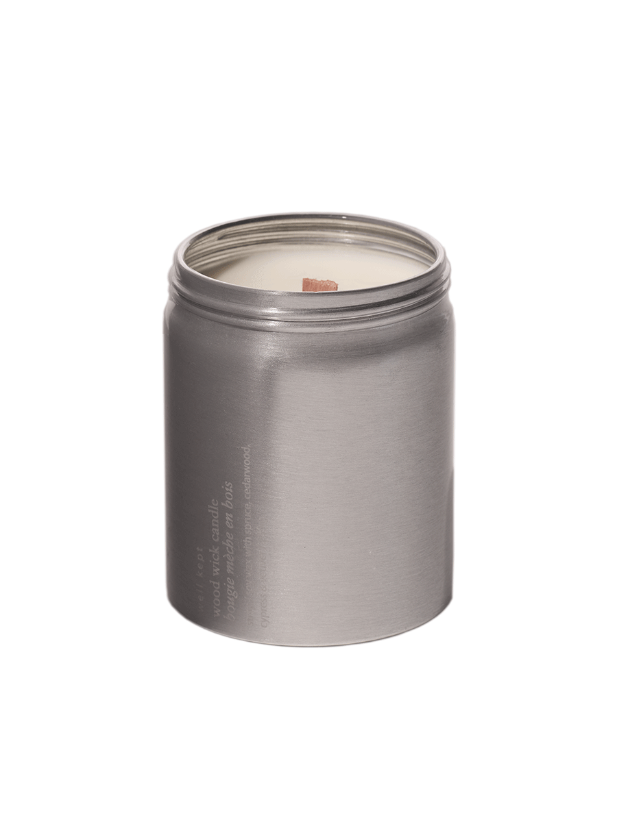 wood wick candle / stray well kept